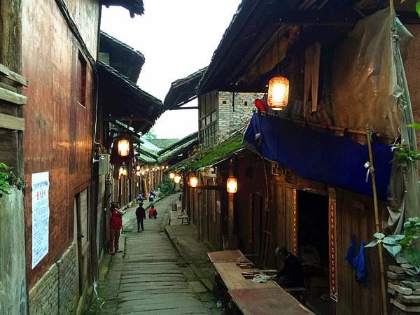我想五月的或者六月份和女朋友去旅游，各位友友有啥好地方建议呢?我们都在广州读书~~游戏画面